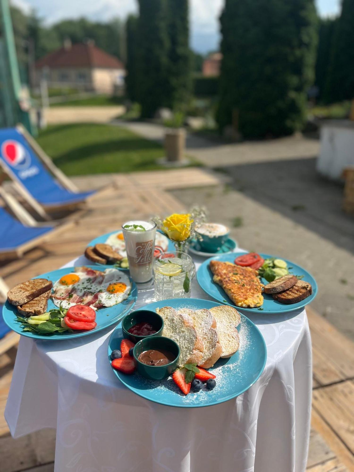 Raketa Residence, Restaurant & Hotel Prievidza Eksteriør bilde