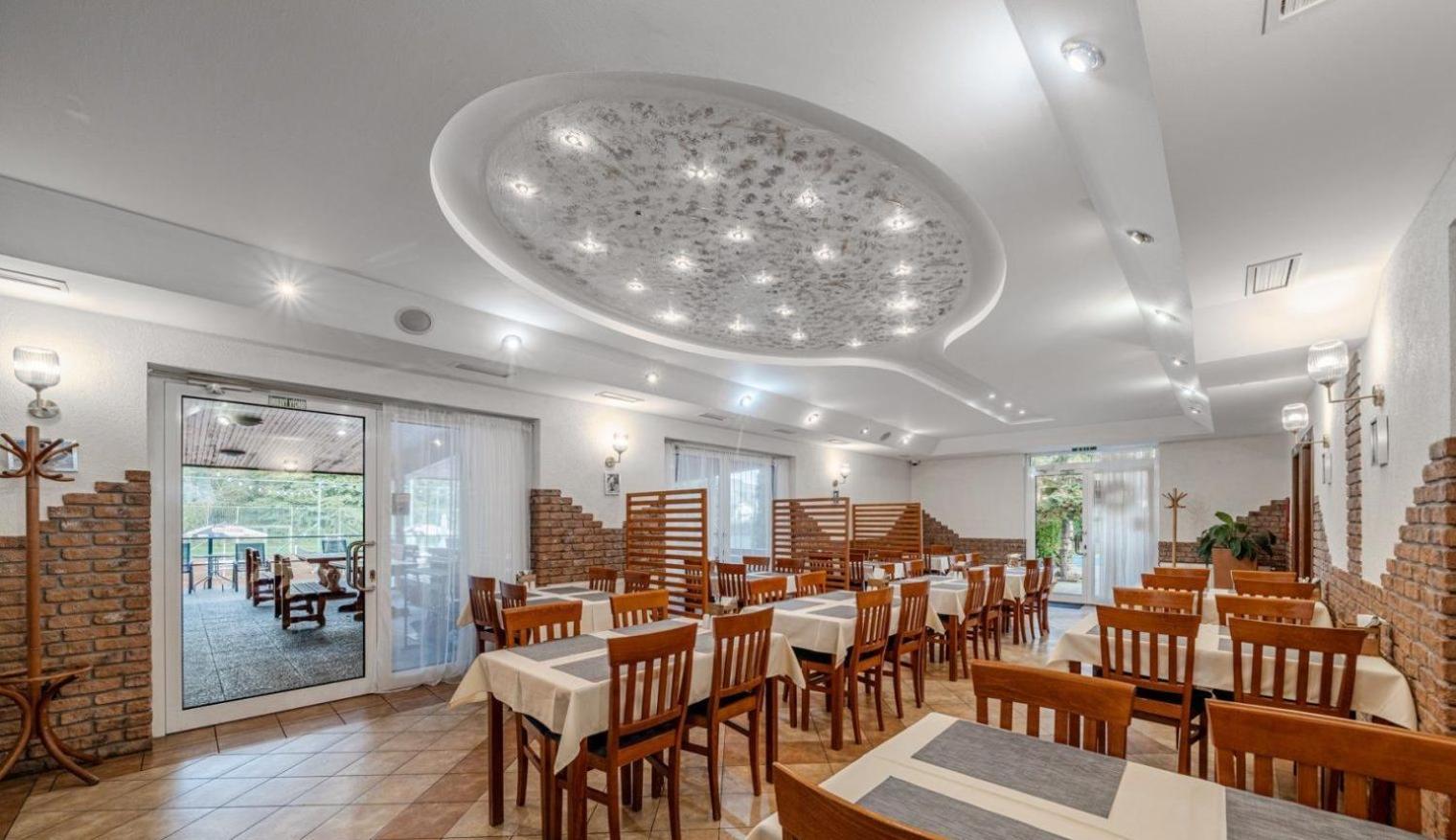 Raketa Residence, Restaurant & Hotel Prievidza Eksteriør bilde